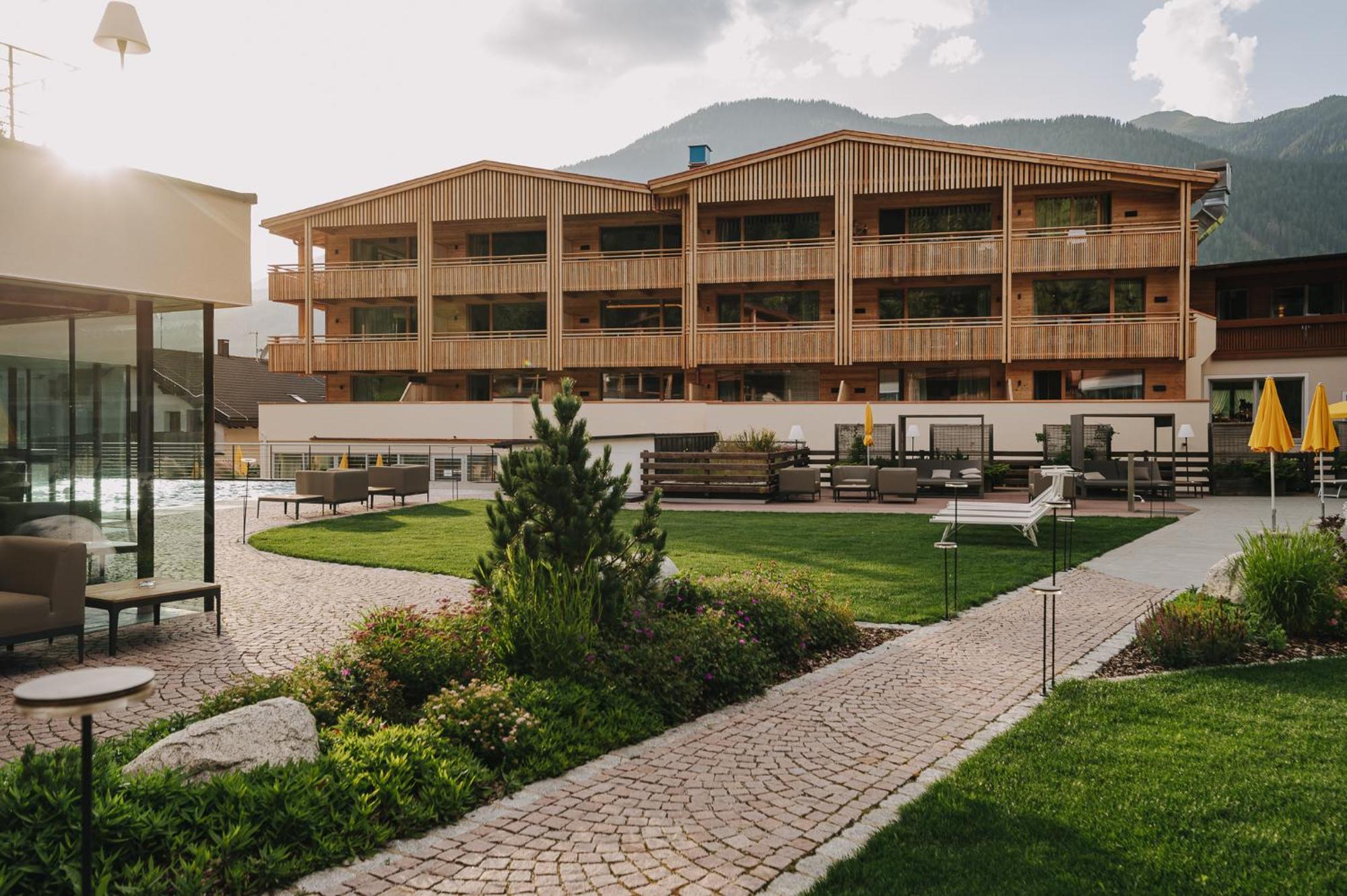 Alpine Nature Hotel Stoll Planca di Sopra Luaran gambar